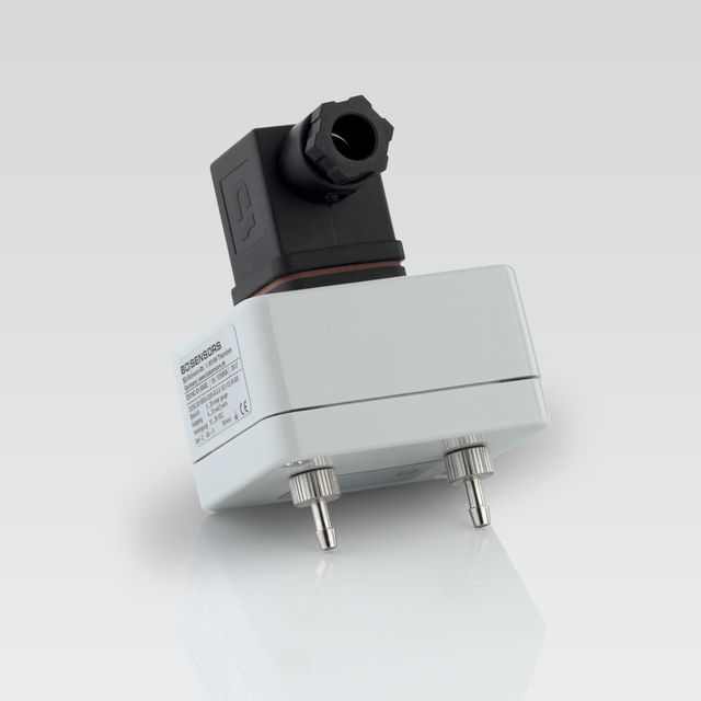 Differential pressure transmitter 81.600 Differenzdrucktransmitter 81.600